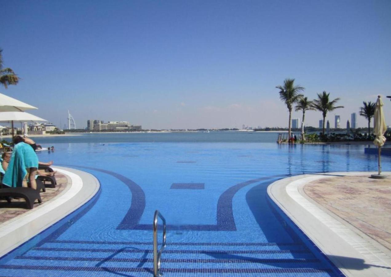 Tiara - Luxury Palm Jumeirah - Private Beach And Pool! Apartment Dubai Luaran gambar